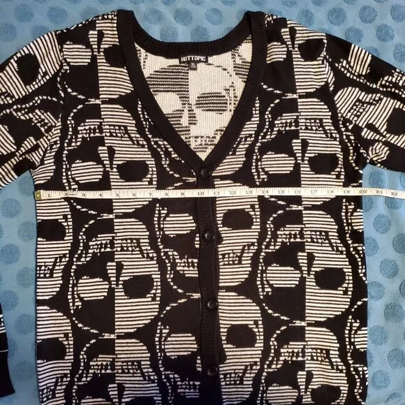 Skull Cardigan ~ Black and White ~ Punk Rock ~ Hot Topic UniSex - Picture 5 of 8